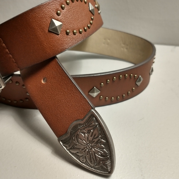 Western Style Studded Belt_ 15/32" Wide, 15" Length, 5 Holes - Picture 6 of 15